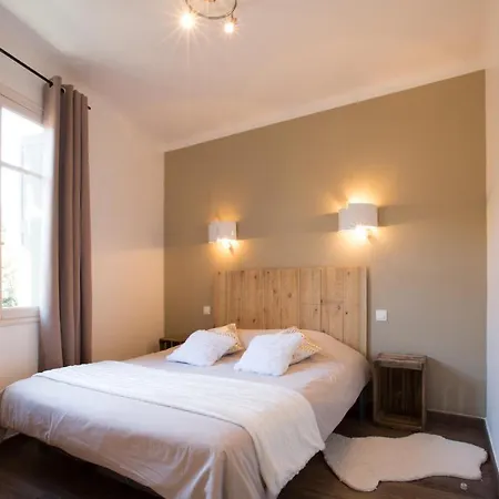 La Maison Au Pied De La Cite *